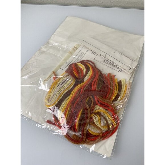 Vintage 1982 The Creative Circle Crewel Kit #205 Chicken & Eggs Pure Wool 5x7 - Picture 8 of 9